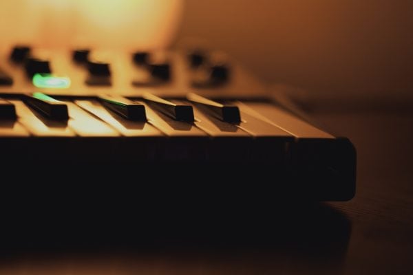 music-1284360_1280